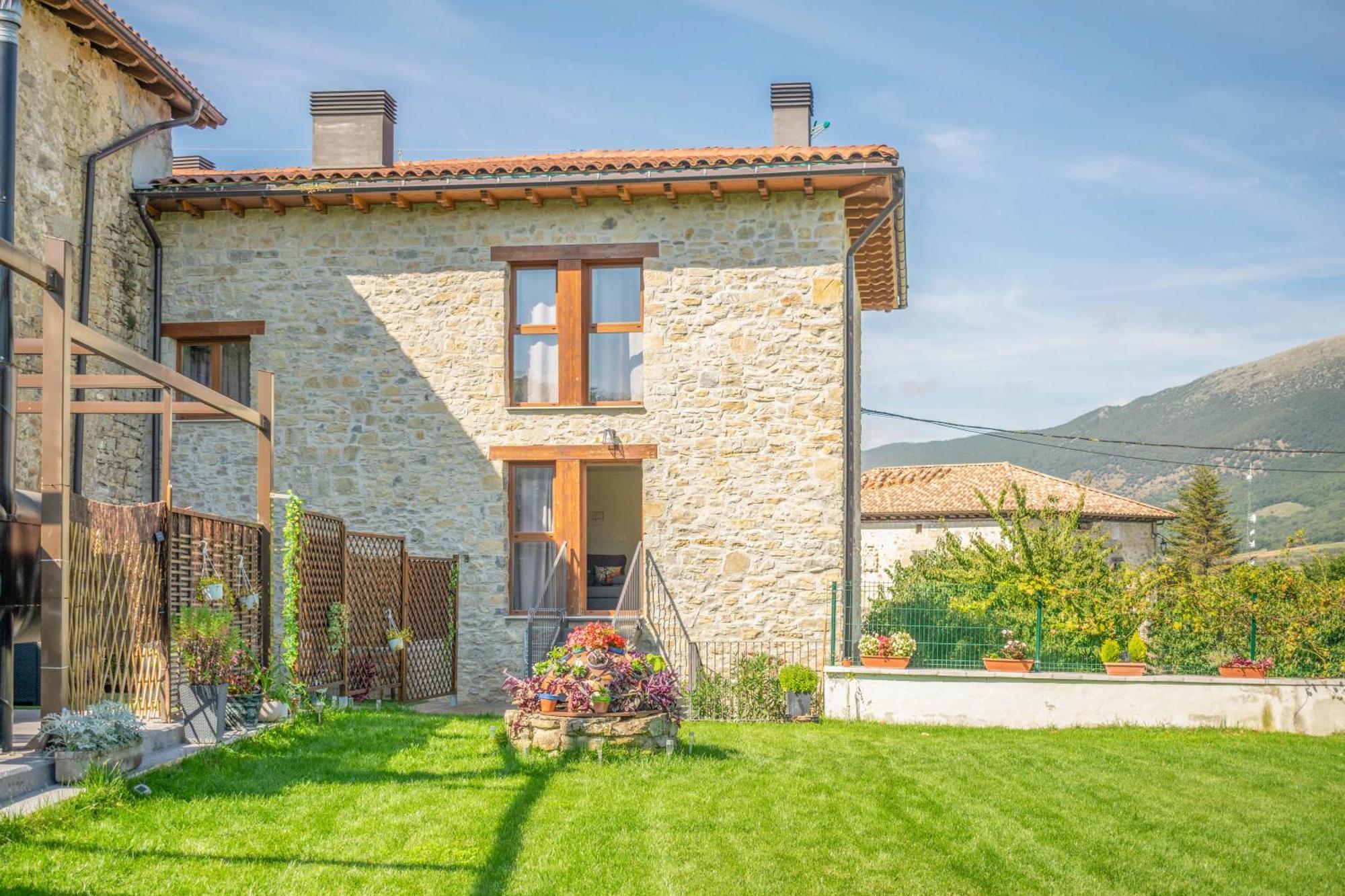 Acogedora Casa Rural Con Jardin Y Barbacoa Proxima A Pamplona Ilzarbe Екстериор снимка